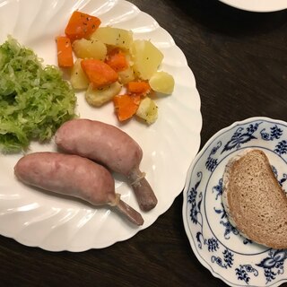 ゆでソーセージ　ドイツ料理でクリスマスディナー